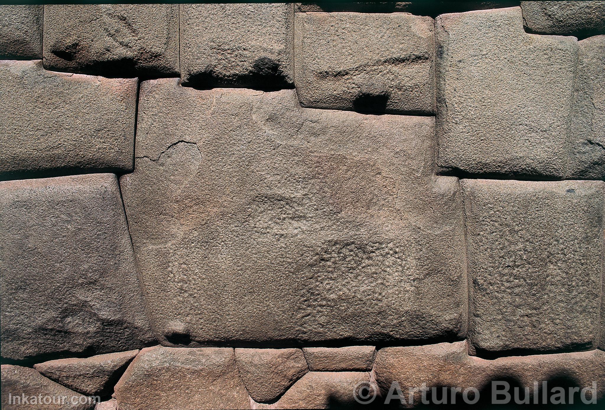 Twelve-Angle Stone, Cuzco