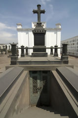 Presbtero Maestro Cemetery
